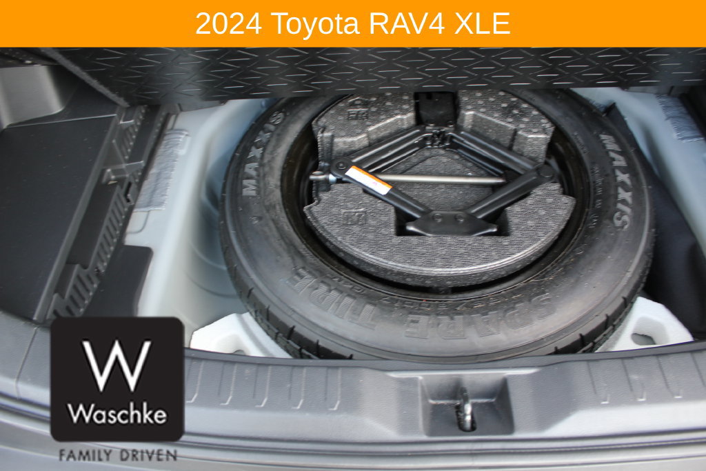 Used 2024 Toyota RAV4 XLE AWD/4WD image 18