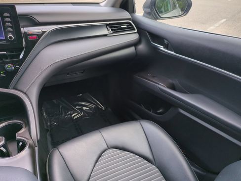 Used 2024 Toyota Camry SE FWD image 16