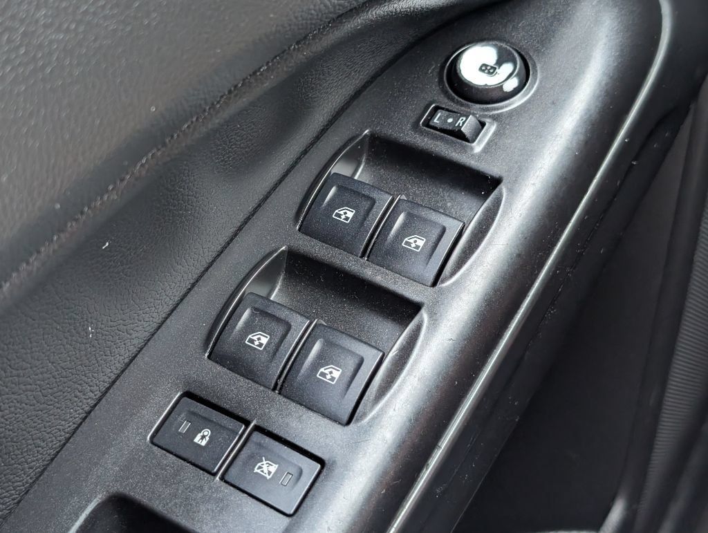Used 2015 GMC Canyon SLE w/ All-Terrain Package AWD/4WD image 10
