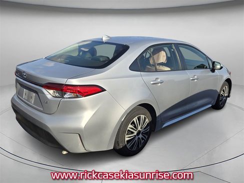 Used 2023 Toyota Corolla LE image 5
