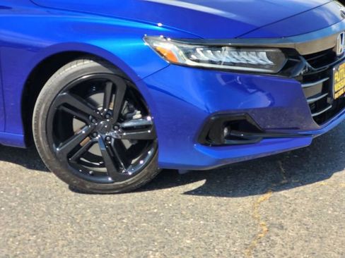 Used 2021 Honda Accord Sport image 9
