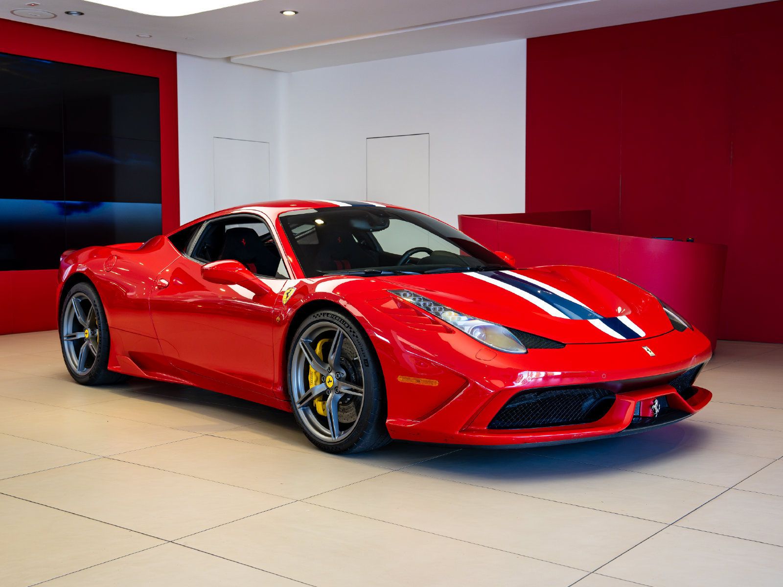 Used 2015 Ferrari 458 Speciale Coupe RWD image 1