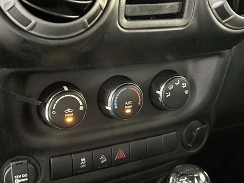 Used 2017 Jeep Wrangler Unlimited Sport w/ Connectivity Group AWD/4WD image 25
