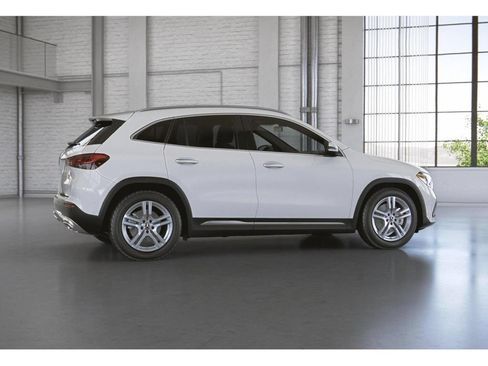 Used 2023 Mercedes-Benz GLA 250 4MATIC image 19