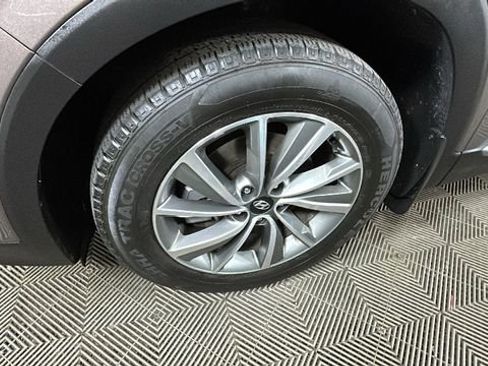Used 2019 Hyundai Santa Fe Limited AWD/4WD image 10
