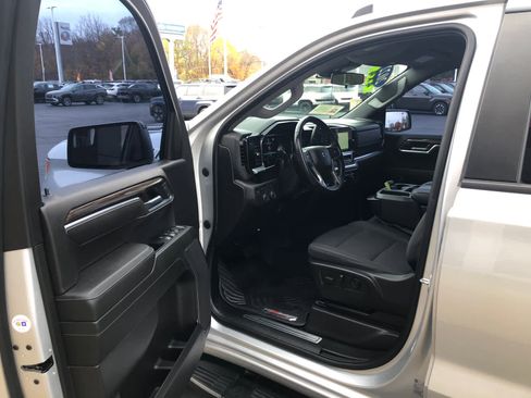 Used 2022 Chevrolet Silverado 1500 RST image 7