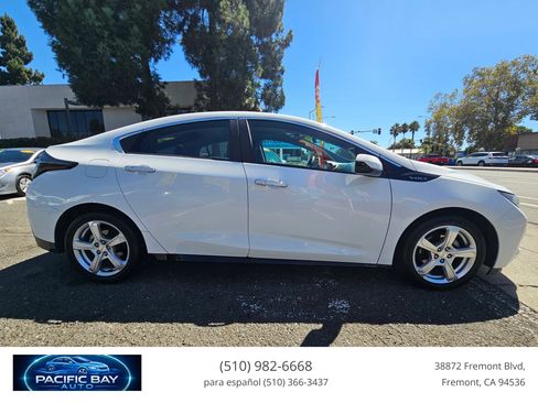 Used 2018 Chevrolet Volt LT FWD image 8