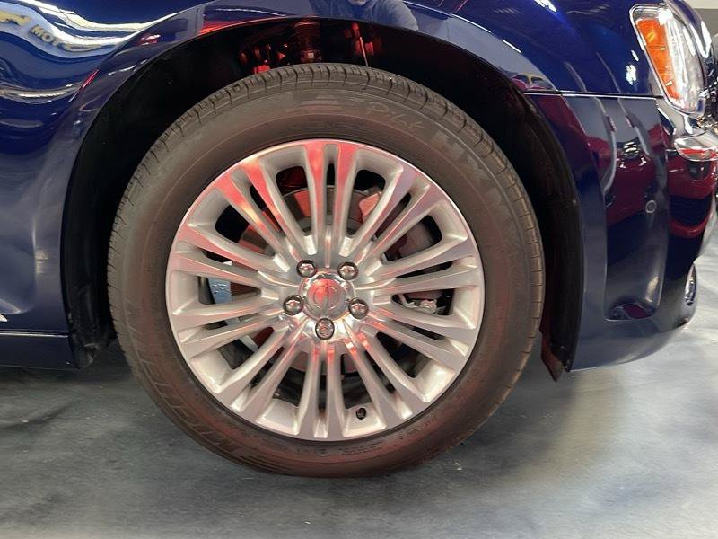 Used 2014 Chrysler 300 C w/ Beats Audio Group AWD/4WD image 18