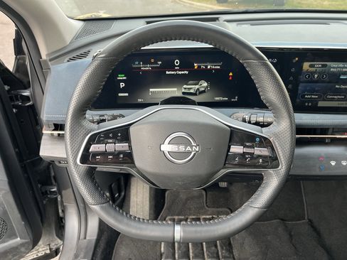 Used 2023 Nissan Ariya image 11