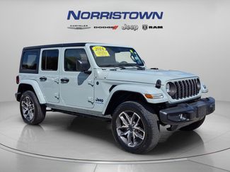 Used 2024 Jeep Wrangler Unlimited w/ Convenience Group AWD/4WD video 1