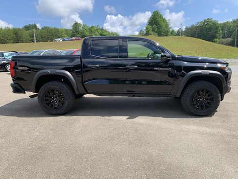 Used 2024 Chevrolet Colorado Trail Boss w/ Technology Package AWD/4WD image 11