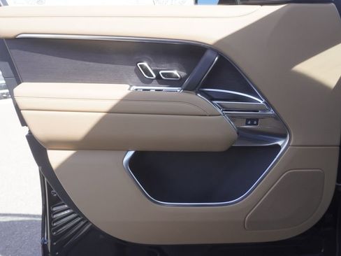 New 2026 Land Rover Range Rover SE image 17