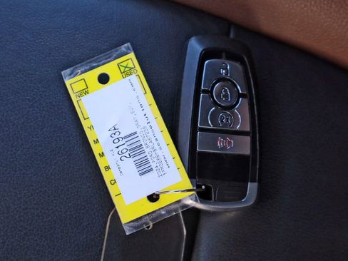 Used 2024 Ford Bronco Outer Banks image 30