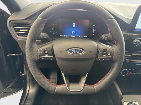 Used 2025 Ford Escape ST-Line w/ Cold Weather Package AWD/4WD image 17