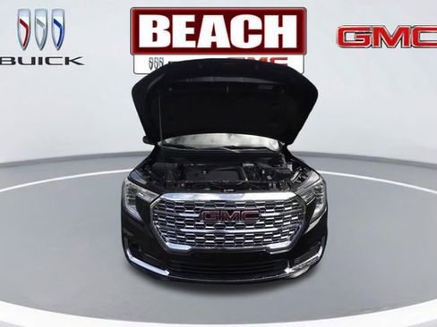 Used 2024 GMC Terrain Denali w/ Black Diamond Edition image 9