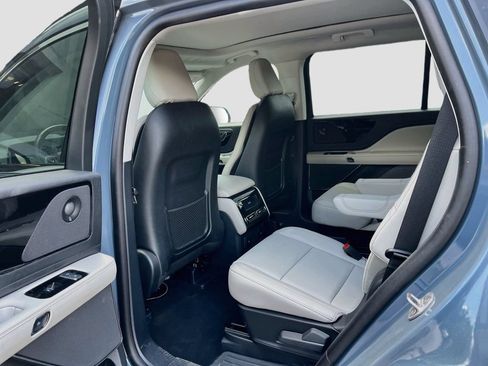 Used 2025 Lincoln Aviator AWD w/ Equipment Group 101A image 25