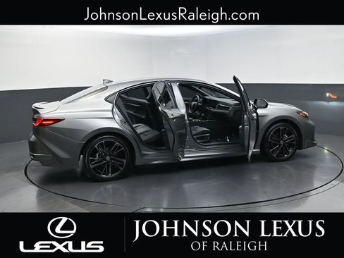 Used 2026 Toyota Camry XSE FWD image 31