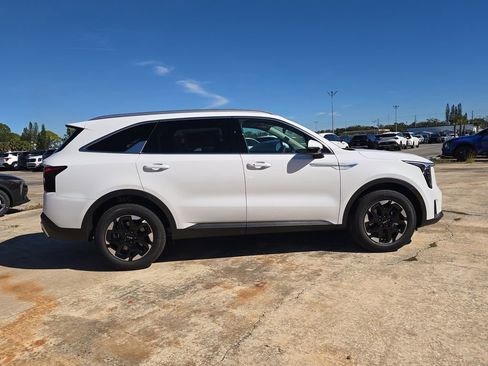 New 2026 Kia Sorento S w/ S Panoramic Sunroof Package image 9