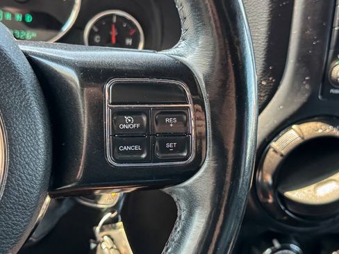 Used 2017 Jeep Wrangler Unlimited Sahara AWD/4WD image 26