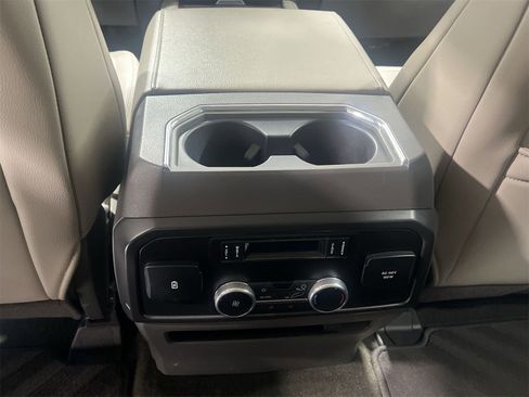 Used 2019 Ford Expedition Limited image 21