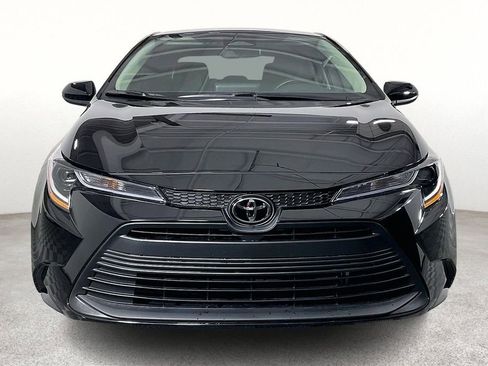 Used 2025 Toyota Corolla LE image 5