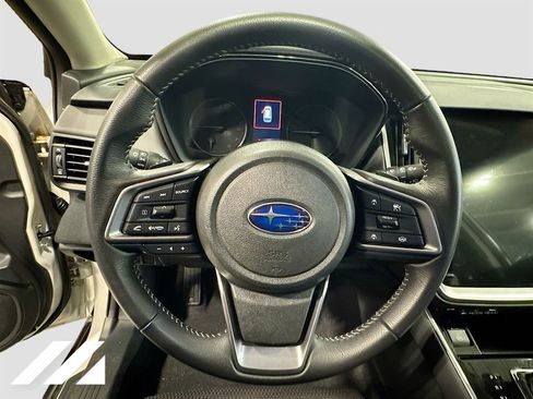 Used 2025 Subaru Outback Premium AWD/4WD image 10