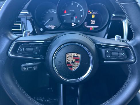 Certified 2024 Porsche Macan AWD/4WD image 22