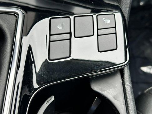 Used 2025 Kia Sportage EX FWD image 26