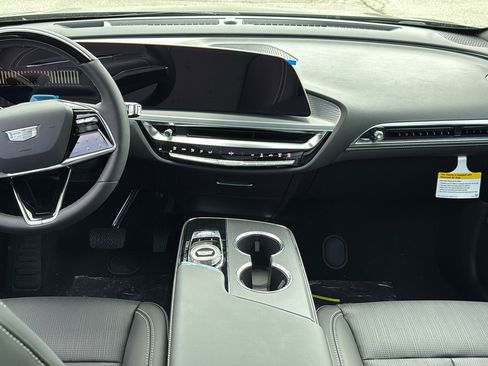 New 2026 Cadillac Lyriq Premium Luxury image 9