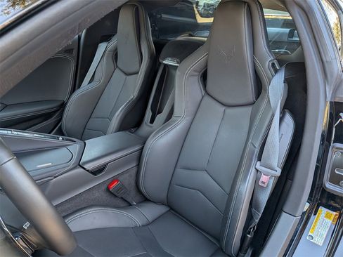 Certified 2025 Chevrolet Corvette Stingray Coupe w/ 1LT image 21