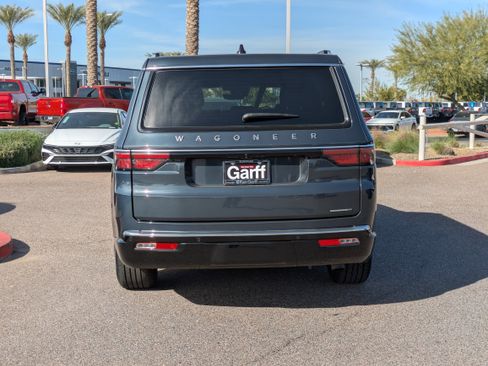 Used 2024 Jeep Wagoneer Series III image 4