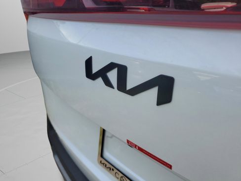New 2026 Kia Carnival SX Prestige FWD image 6