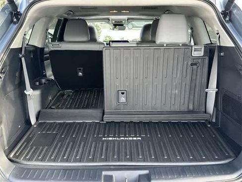 Used 2024 Toyota Highlander Limited image 27