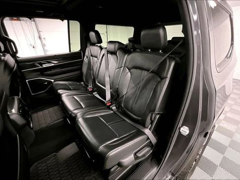 Used 2023 Jeep Wagoneer 4WD w/ Premium Group I image 24