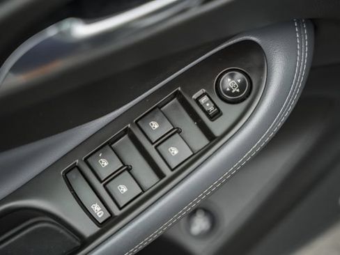 Used 2019 Buick Envision Premium AWD/4WD image 37