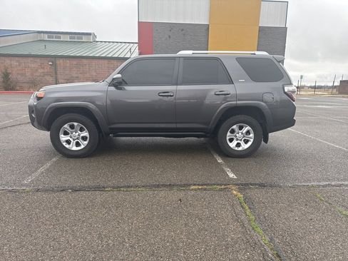 Used 2016 Toyota 4Runner SR5 image 3