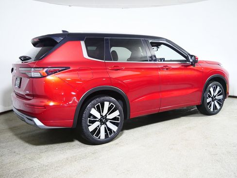 New 2025 Mitsubishi Outlander SEL image 2
