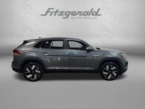Used 2024 Volkswagen Atlas Cross Sport SEL AWD/4WD image 8