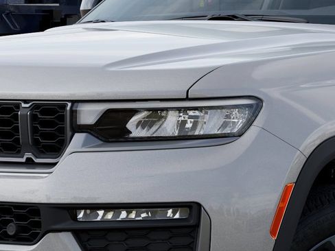 New 2026 Jeep Grand Cherokee L Limited AWD/4WD image 10
