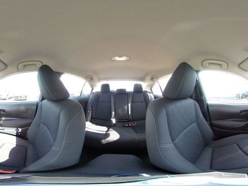 Used 2025 Toyota Corolla LE image 41