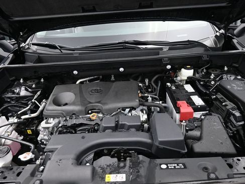 Used 2025 Toyota RAV4 XLE AWD/4WD image 23