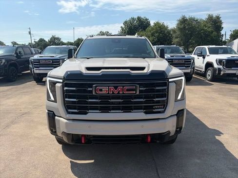 New 2026 GMC Sierra 2500 AT4 w/ AT4 Premium Plus Package AWD/4WD image 9