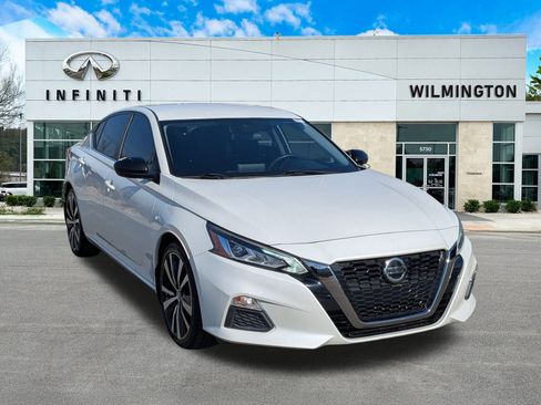 Used 2020 Nissan Altima 2.5 SR image 1