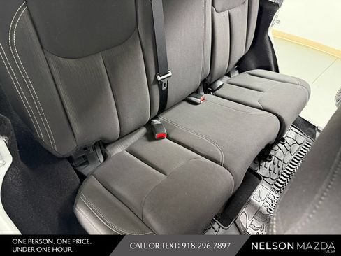 Used 2016 Jeep Wrangler Unlimited Sahara AWD/4WD image 44