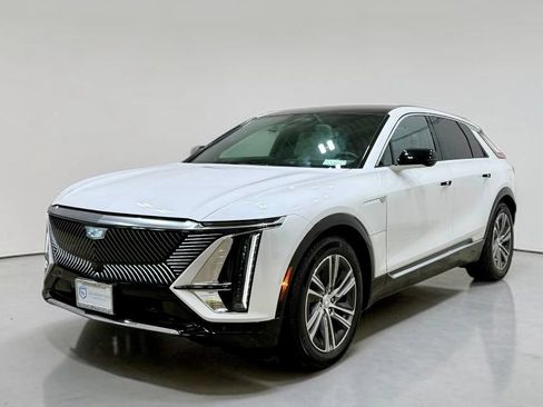 Used 2024 Cadillac Lyriq Luxury RWD image 11
