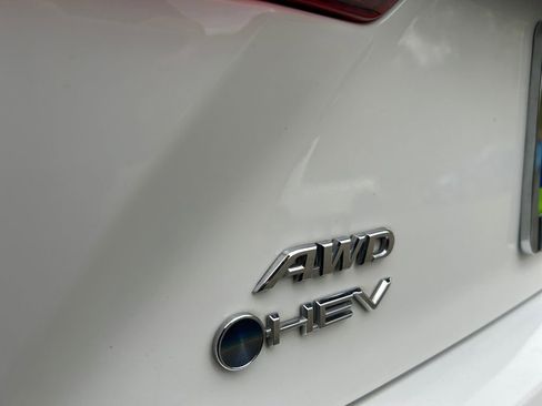 Used 2025 Toyota Camry LE AWD/4WD image 34