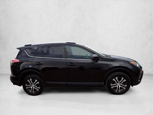 Used 2016 Toyota RAV4 LE FWD image 5