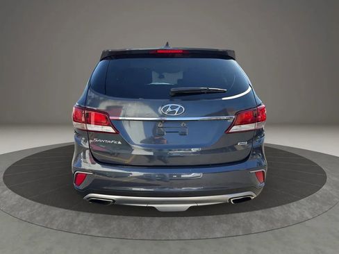 Used 2017 Hyundai Santa Fe SE image 6