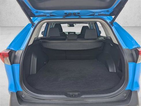 Certified 2021 Toyota RAV4 XLE w/ Convenience Package FWD image 6