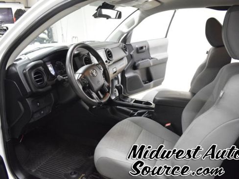 Used 2022 Toyota Tacoma SR RWD image 9